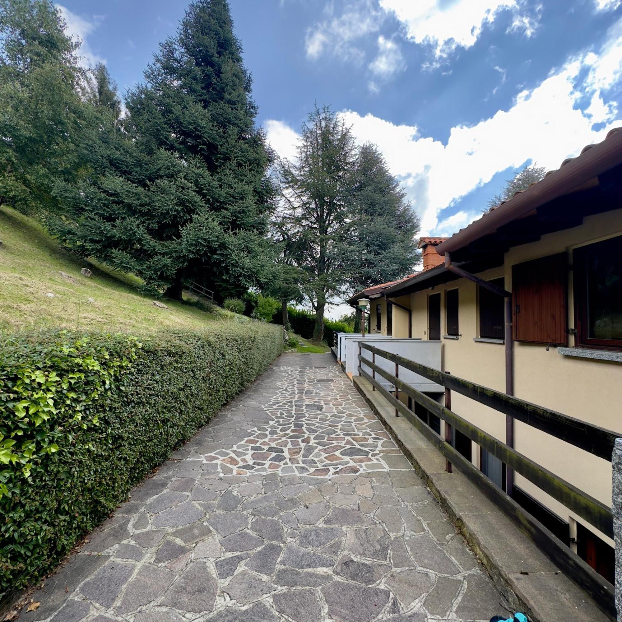 Апартаменти Panorama 1200, In The Heart Of The San Fermo Hills Adrara San Rocco Екстер'єр фото